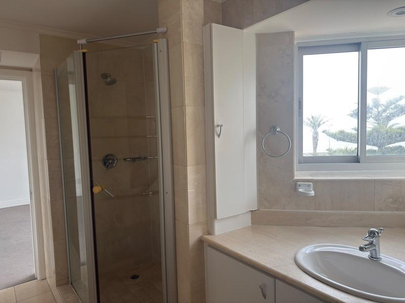 To Let 3 Bedroom Property for Rent in Sea Point Western Cape